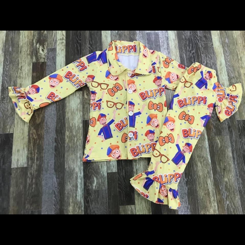 Girls 2 piece pajama set (Blippi)
